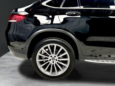 Used 2020 Mercedes-Benz GLC 300 4MATIC Coupe image 10