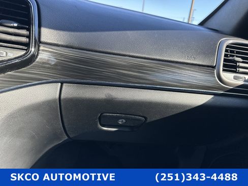 Used 2020 Jeep Grand Cherokee Limited w/ Luxury Group II image 24