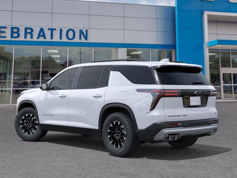 New 2026 Chevrolet Traverse Z71 w/ Enhanced Driving Package AWD/4WD image 3