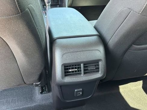 Used 2024 Chevrolet Equinox LT image 19