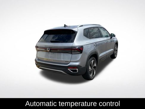 Used 2025 Volkswagen Taos SE AWD/4WD image 7