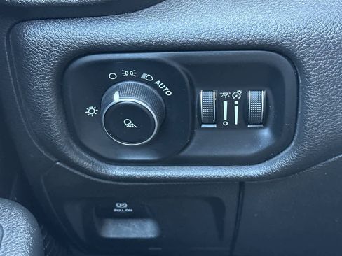 Used 2019 RAM 1500 Tradesman image 29