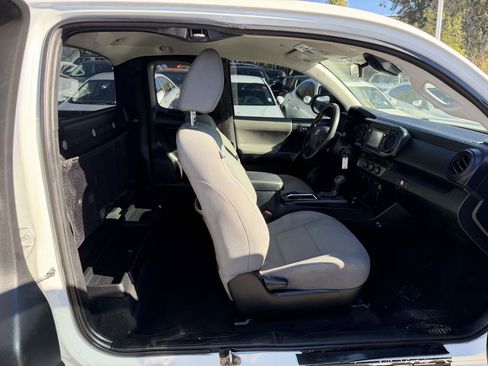 Used 2019 Toyota Tacoma SR5 image 10
