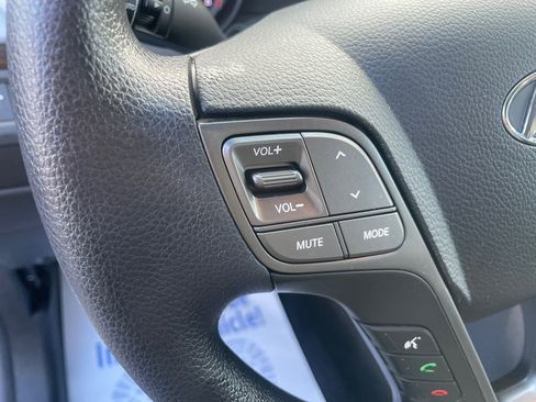 Used 2017 Hyundai Santa Fe Sport image 11