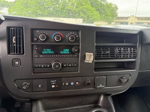 Used 2020 Chevrolet Express 3500 Extended w/ Driver Convenience Package RWD image 14