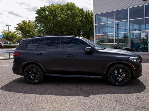 Used 2022 BMW X5 xDrive45e w/ M Sport Package AWD/4WD image 4