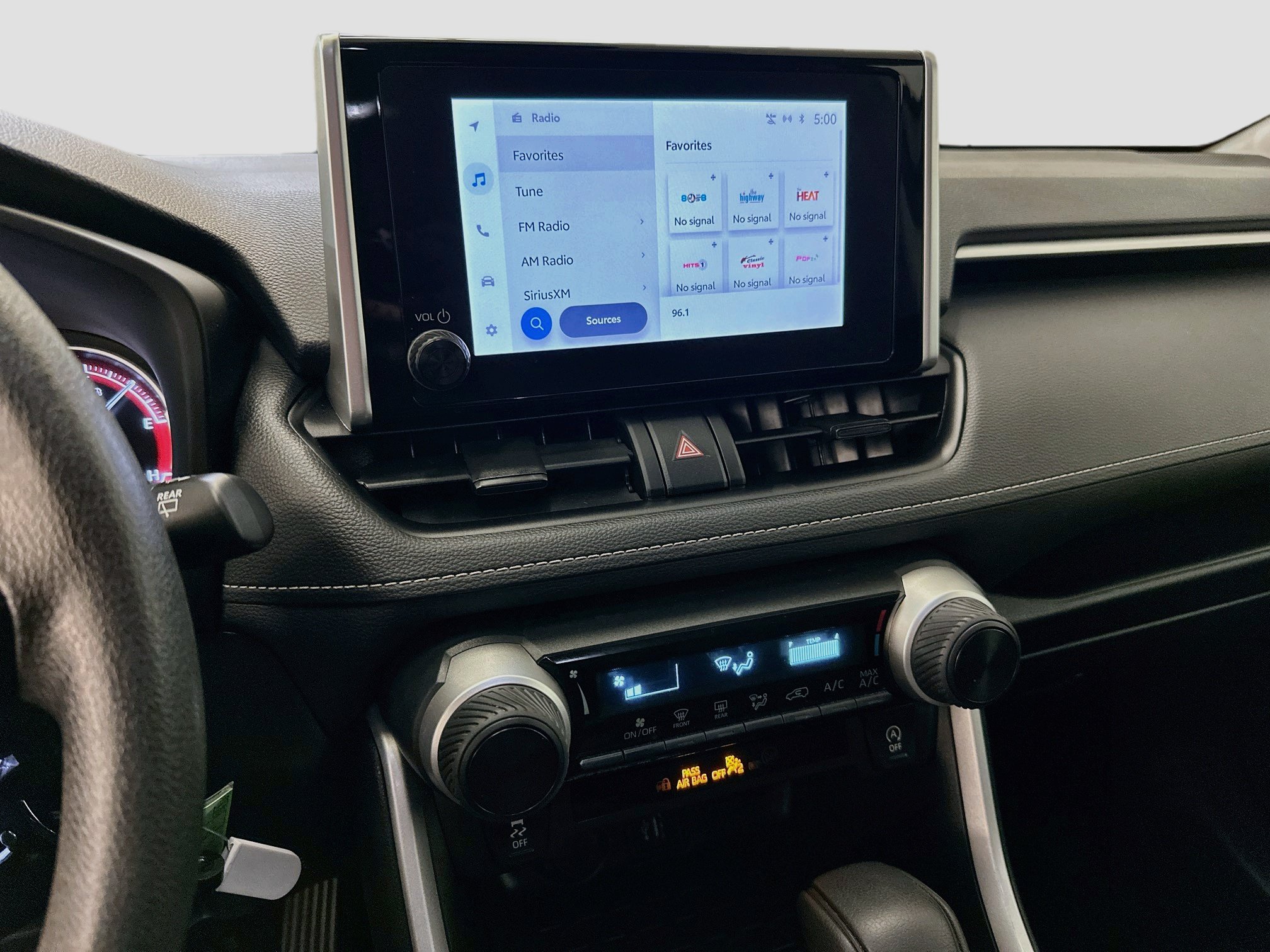 Used 2025 Toyota RAV4 LE AWD/4WD image 26