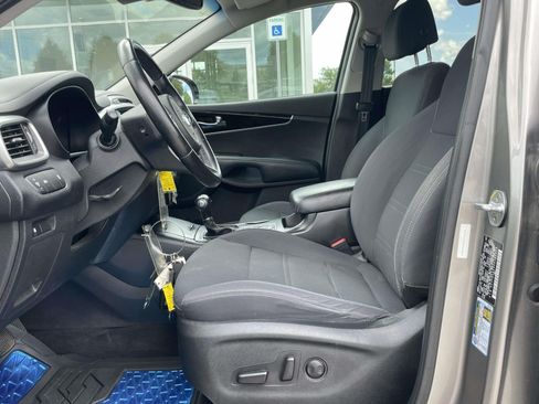 Used 2017 Kia Sorento FWD w/ LX Convenience Package image 13