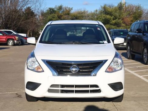 Used 2019 Nissan Versa S Plus image 2