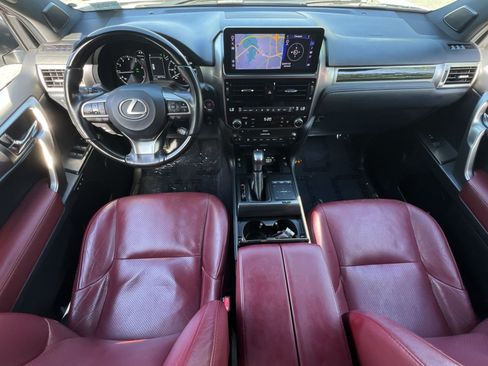 Used 2022 Lexus GX 460 Luxury w/ Sport Design Package AWD/4WD image 28