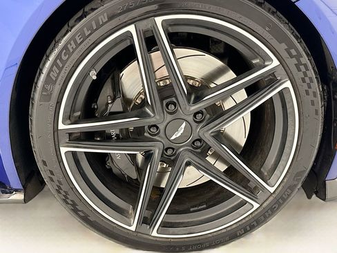 Used 2025 Aston Martin V8 Vantage Coupe image 27