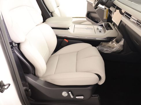 New 2026 Lincoln Navigator Premiere AWD/4WD image 15