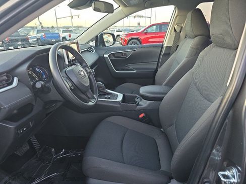 Used 2025 Toyota RAV4 LE image 9
