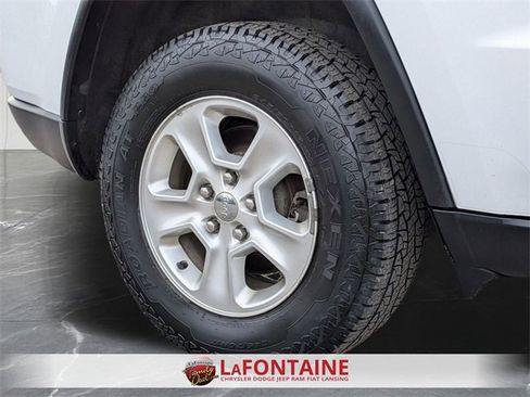 Used 2014 Jeep Grand Cherokee Laredo w/ Trailer Tow Group IV image 29