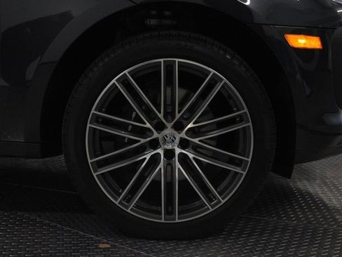 New 2026 Porsche Macan AWD/4WD image 15