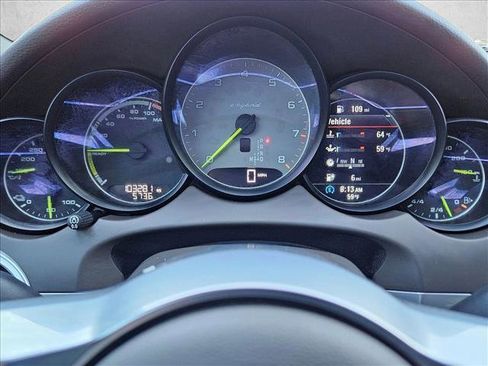 Used 2017 Porsche Cayenne S Platinum image 11