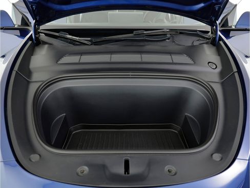 Used 2023 Tesla Model Y Performance image 17