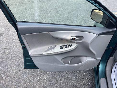 Used 2010 Toyota Corolla LE FWD image 13