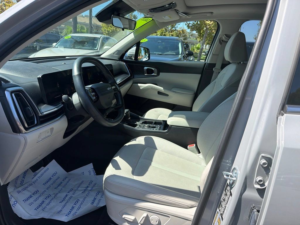 Certified 2026 Kia Sorento S w/ S Panoramic Sunroof Package FWD image 4