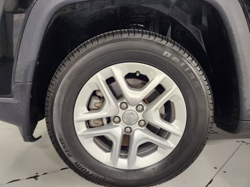Used 2019 Jeep Compass Sport FWD image 8