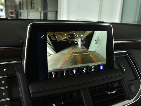 Used 2024 Chevrolet Suburban High Country image 30