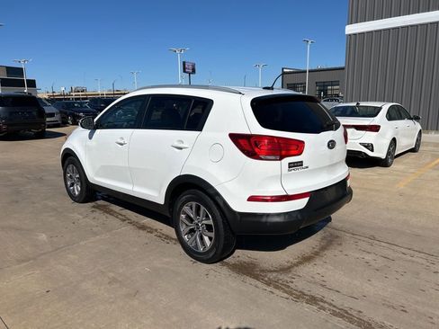 Used 2015 Kia Sportage LX image 2