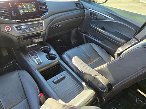 Certified 2023 Honda Passport TrailSport image 17