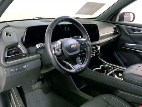 Used 2024 Chevrolet Traverse LT image 14
