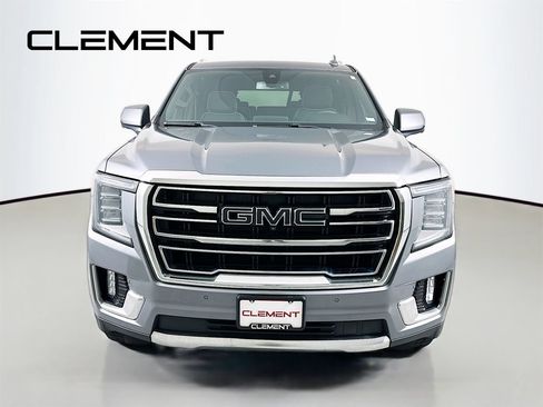 Used 2022 GMC Yukon XL SLT w/ SLT Luxury Package AWD/4WD image 3