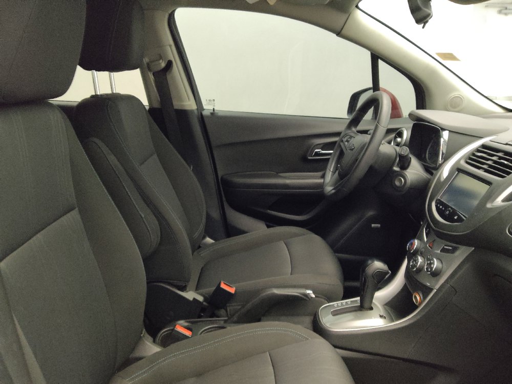 Used 2015 Chevrolet Trax LT w/ LT Sun and Sound Package FWD image 21