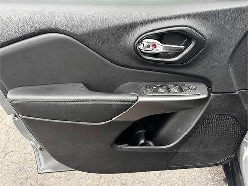 Certified 2022 Jeep Cherokee Latitude Lux image 21