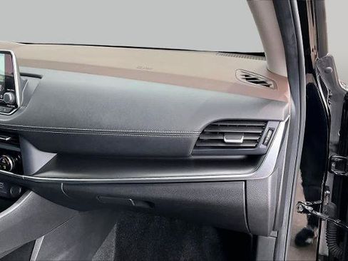 Certified 2023 Nissan Rogue SV FWD image 18