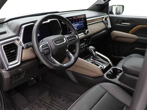 Used 2023 GMC Canyon Denali image 19