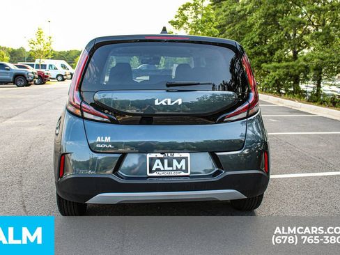 Used 2025 Kia Soul LX w/ LX Technology Package FWD image 10