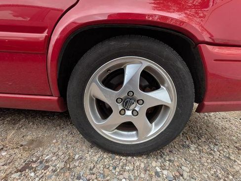 Used 1999 Volvo S70 T5 FWD image 14