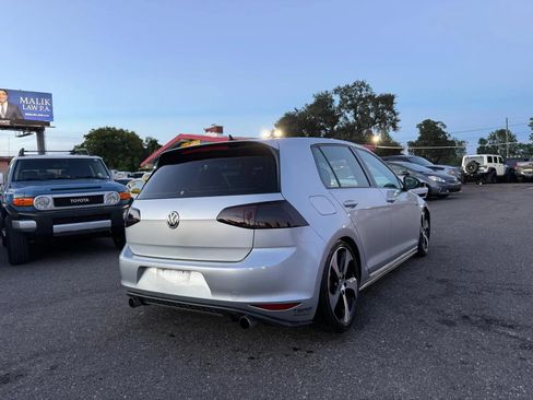 Used 2017 Volkswagen GTI SE FWD image 5