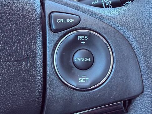 Used 2017 Honda HR-V LX image 30