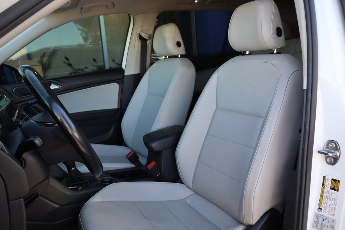 Used 2018 Volkswagen Tiguan SE w/ Panoramic Sunroof Package AWD/4WD image 10