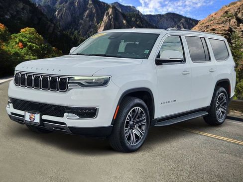 Used 2022 Jeep Wagoneer Series III w/ Flexible Seating Group AWD/4WD image 2