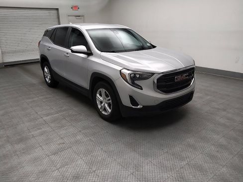 Used 2021 GMC Terrain SLE FWD image 13