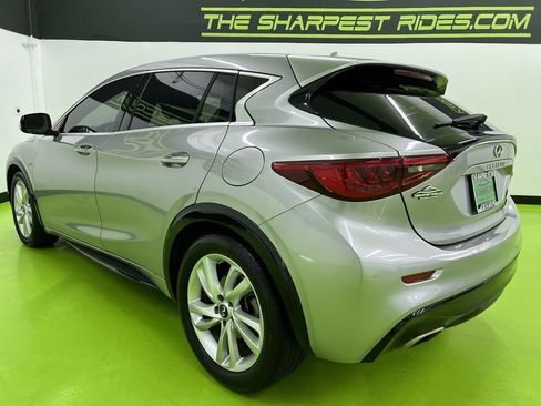 Used 2017 INFINITI QX30 FWD image 7