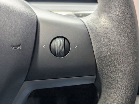 Used 2023 Tesla Model 3 Standard Range image 18