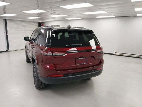 New 2025 Jeep Grand Cherokee Limited image 4