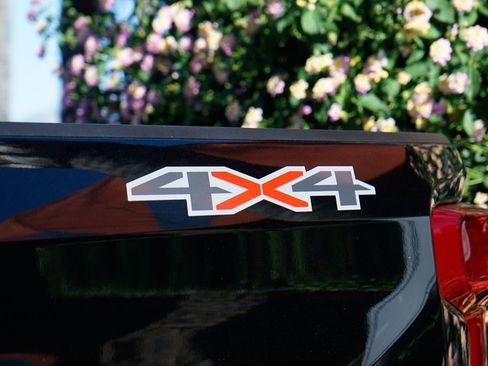 Used 2022 Chevrolet Silverado 1500 LT image 50