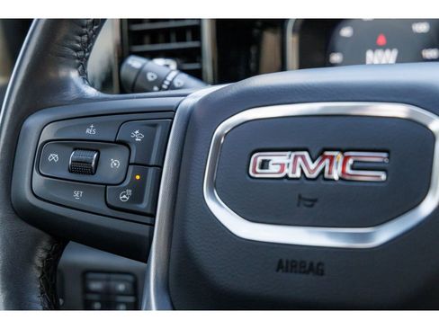 Used 2022 GMC Sierra 1500 SLT AWD/4WD image 27