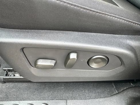 Used 2024 Chevrolet Colorado Trail Boss w/ Technology Package AWD/4WD image 17