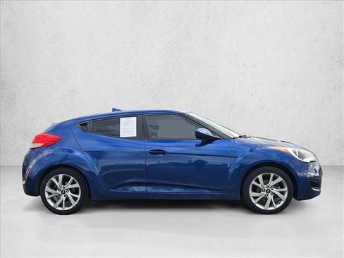 Used 2016 Hyundai Veloster image 4