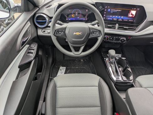 New 2026 Chevrolet Trax LT image 4