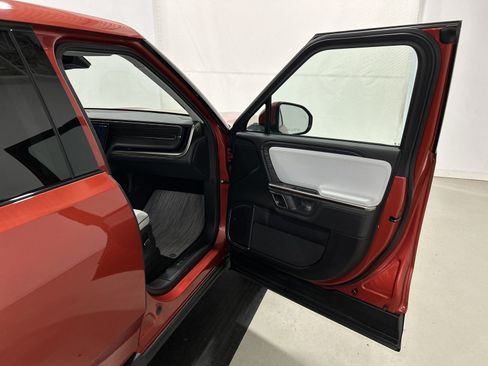 Used 2024 Rivian R1T Adventure AWD/4WD image 18