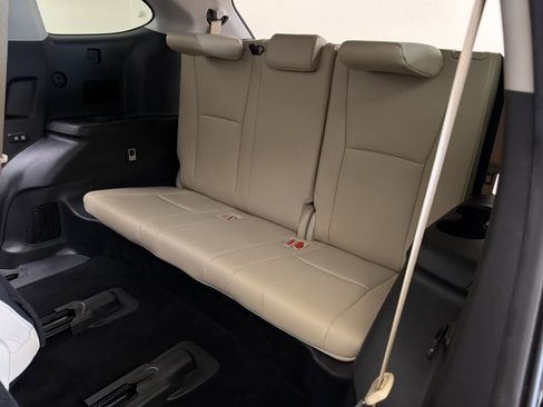 Used 2021 Toyota Highlander Limited FWD image 27